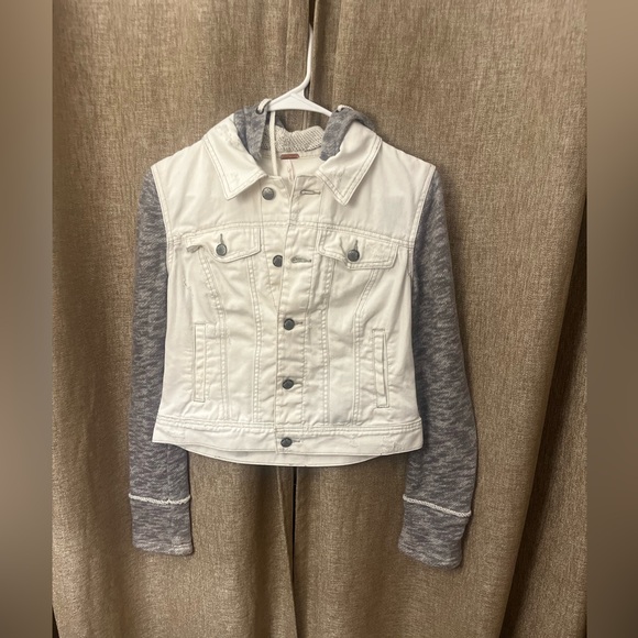 Free People White and Gray Jean Jacket with Sweatshirt Sleeves - Picture 4 of 9